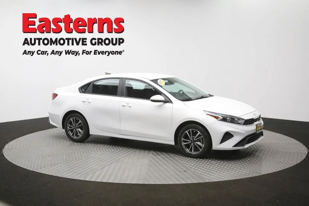 Used 2023 White Kia LXS image 48