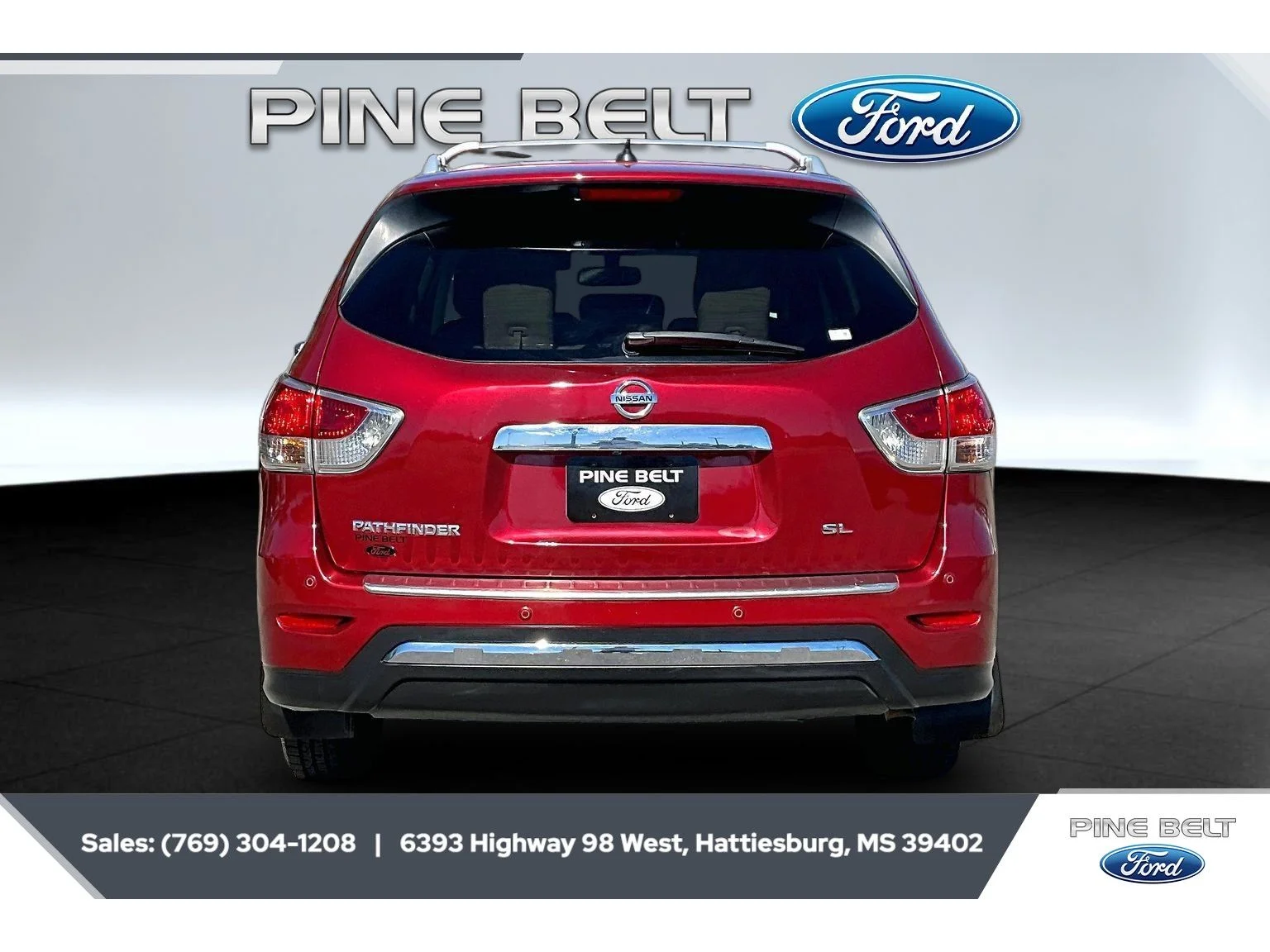 Used 2014 Cayenne Red Nissan SL image 4
