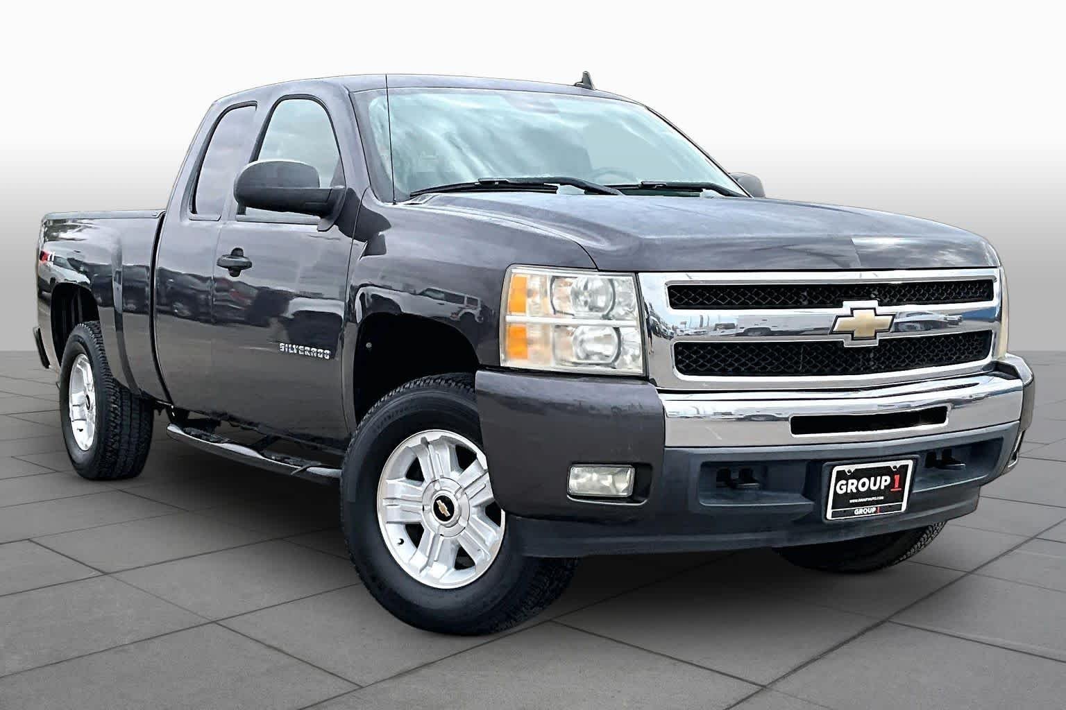 Used 2011 Taupe Gray Metallic Chevrolet LT image 2