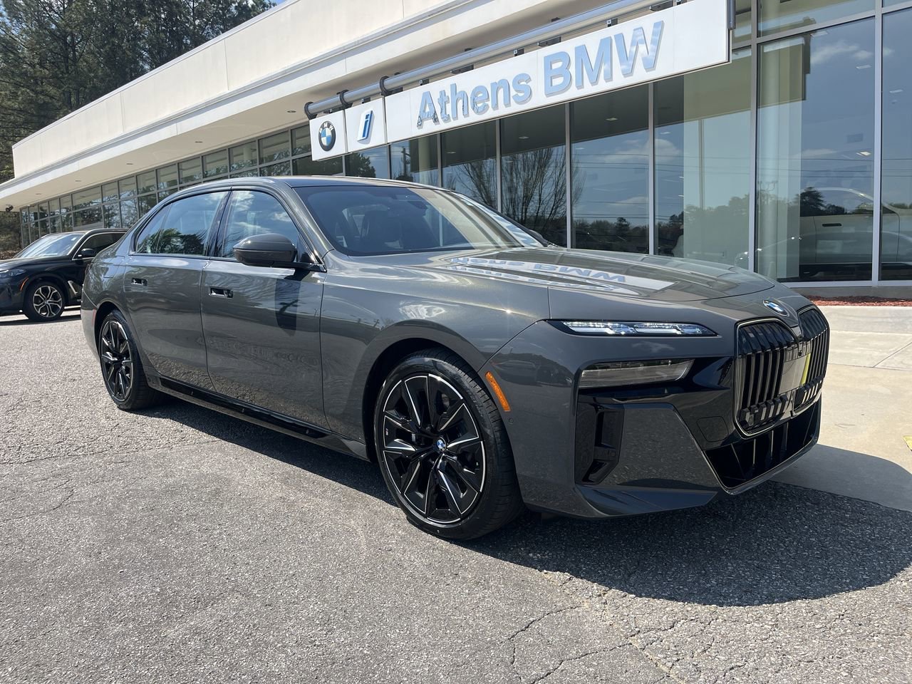 Used 2026 Dravit Grey Metallic BMW 760i xDrive image 2