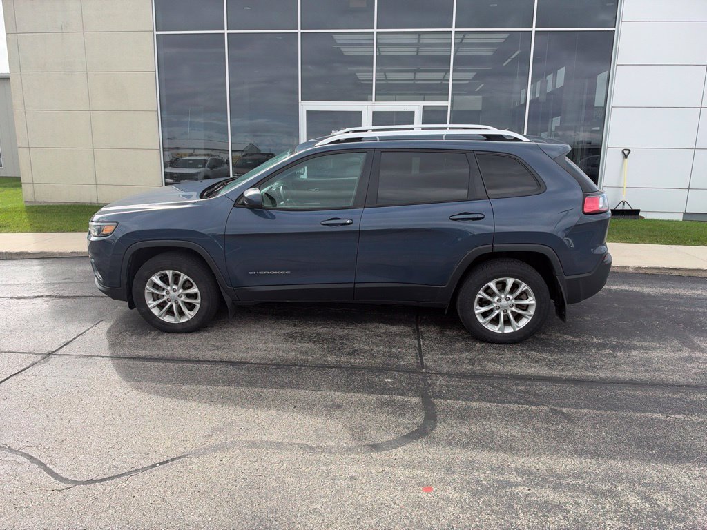 Used 2020 Slate Blue Pearlcoat Jeep Latitude image 2