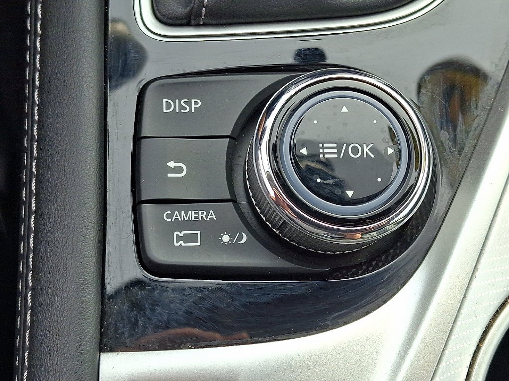 Used 2023 Black INFINITI LUXE image 24