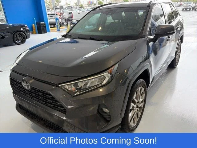 Used 2021 Gray Toyota XLE Premium image 2