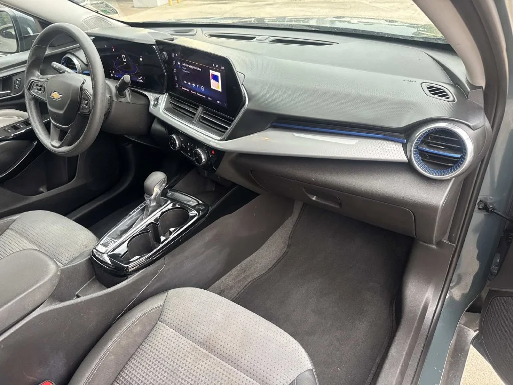 Used 2025 Gray Chevrolet LT image 20