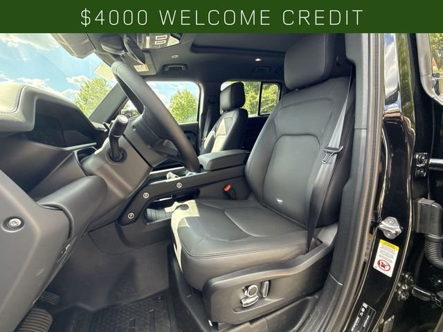 New 2026 Santorini Black LAND ROVER X-Dynamic SE image 10