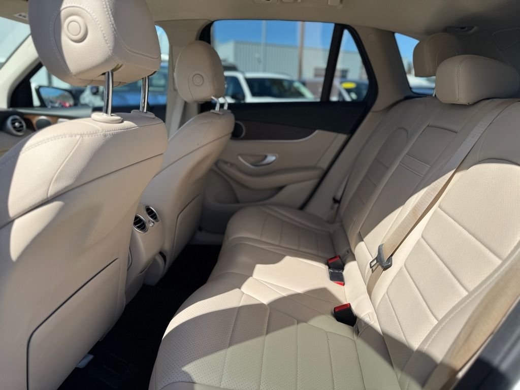 Used 2021 Polar White Mercedes-Benz GLC 300 image 16