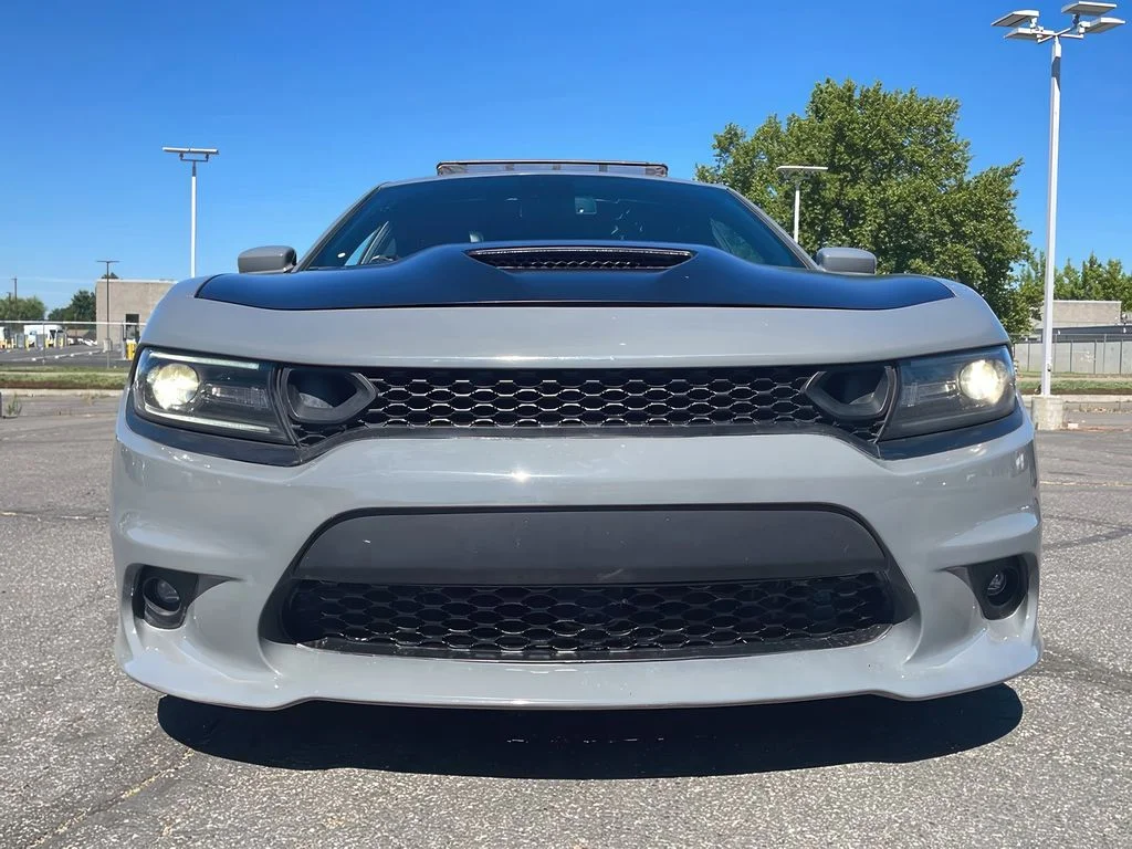 Used 2018 Destroyer Gray Clearcoat Dodge R/T Scat Pack image 26