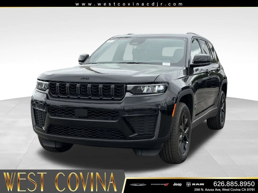 New 2026 Diamond Black Crystal Pearlcoat Jeep Altitude image 2