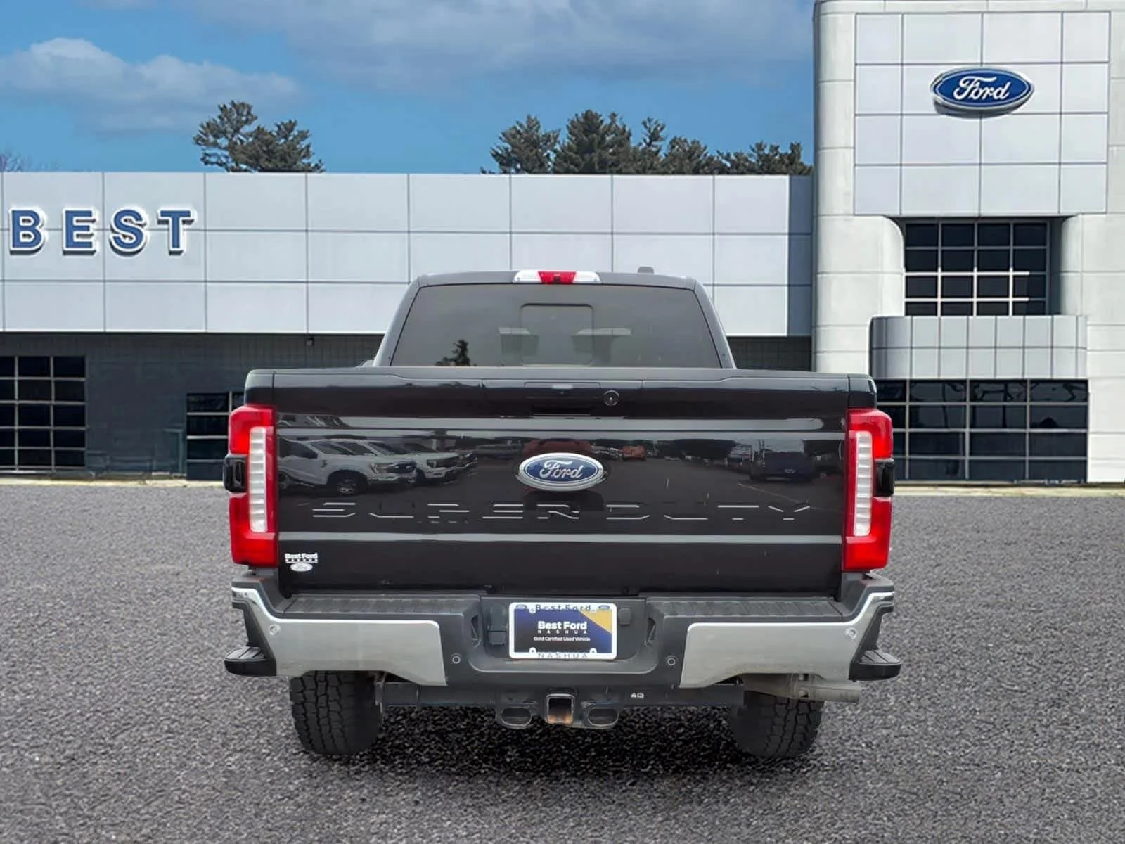 Used 2024 Agate Black Metallic Ford LARIAT image 5