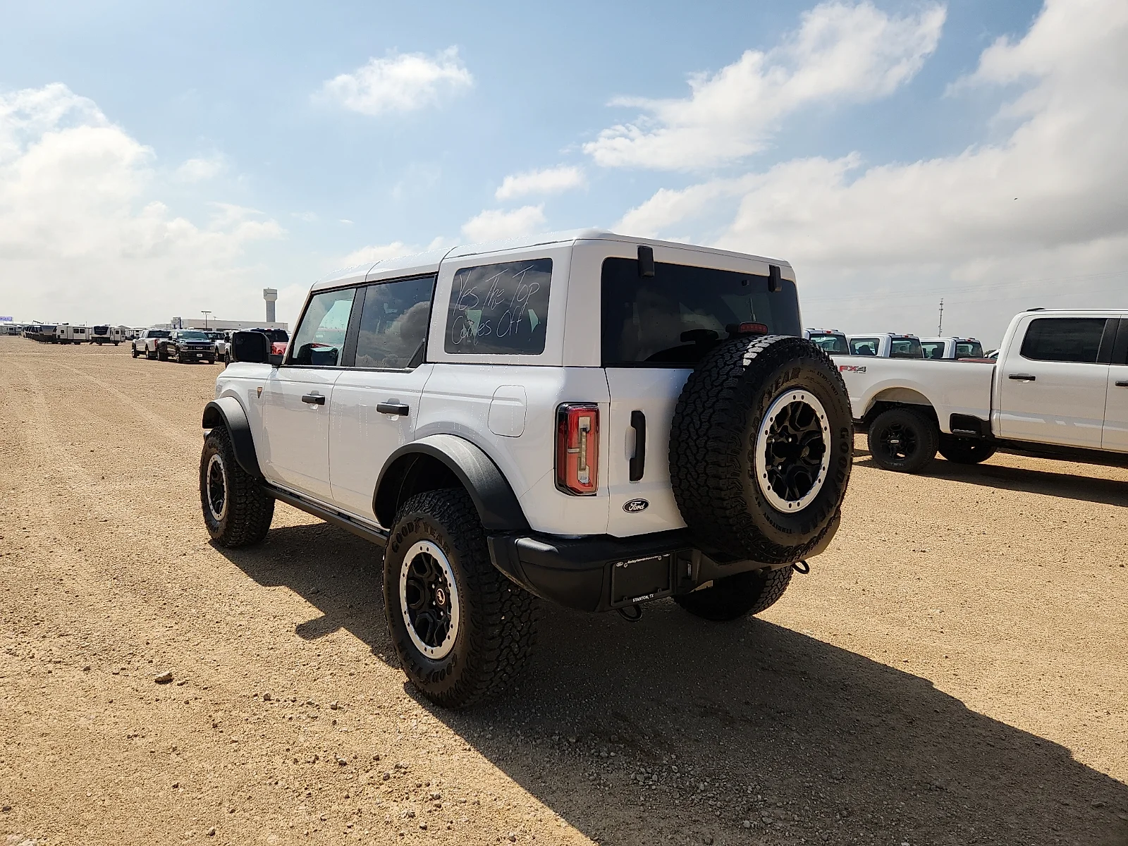 New 2026 Oxford White Ford Badlands image 5