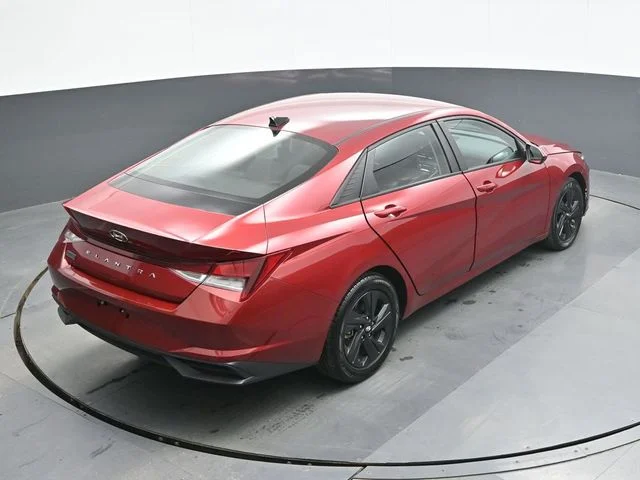 Used 2023 Red Hyundai SEL image 17