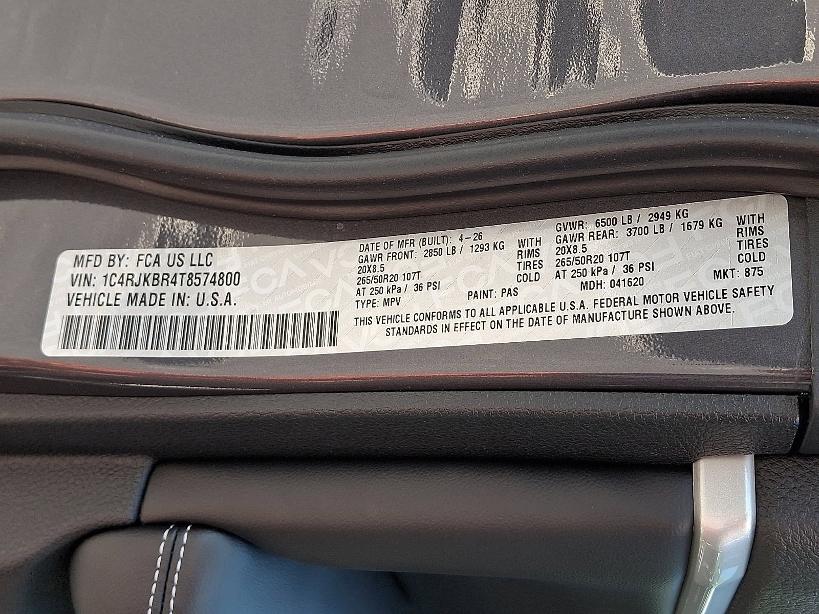 New 2026 Baltic Gray Metallic Clear-Coat Exterior Paint Jeep Limited image 18