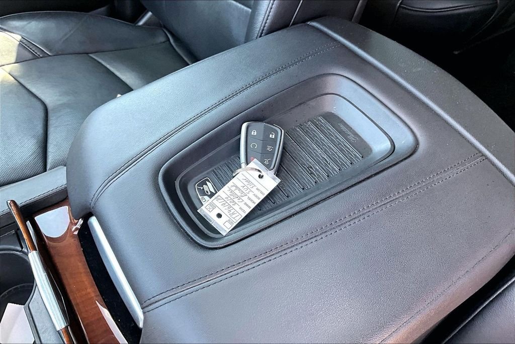 Used 2019 Silver Cadillac Luxury image 10