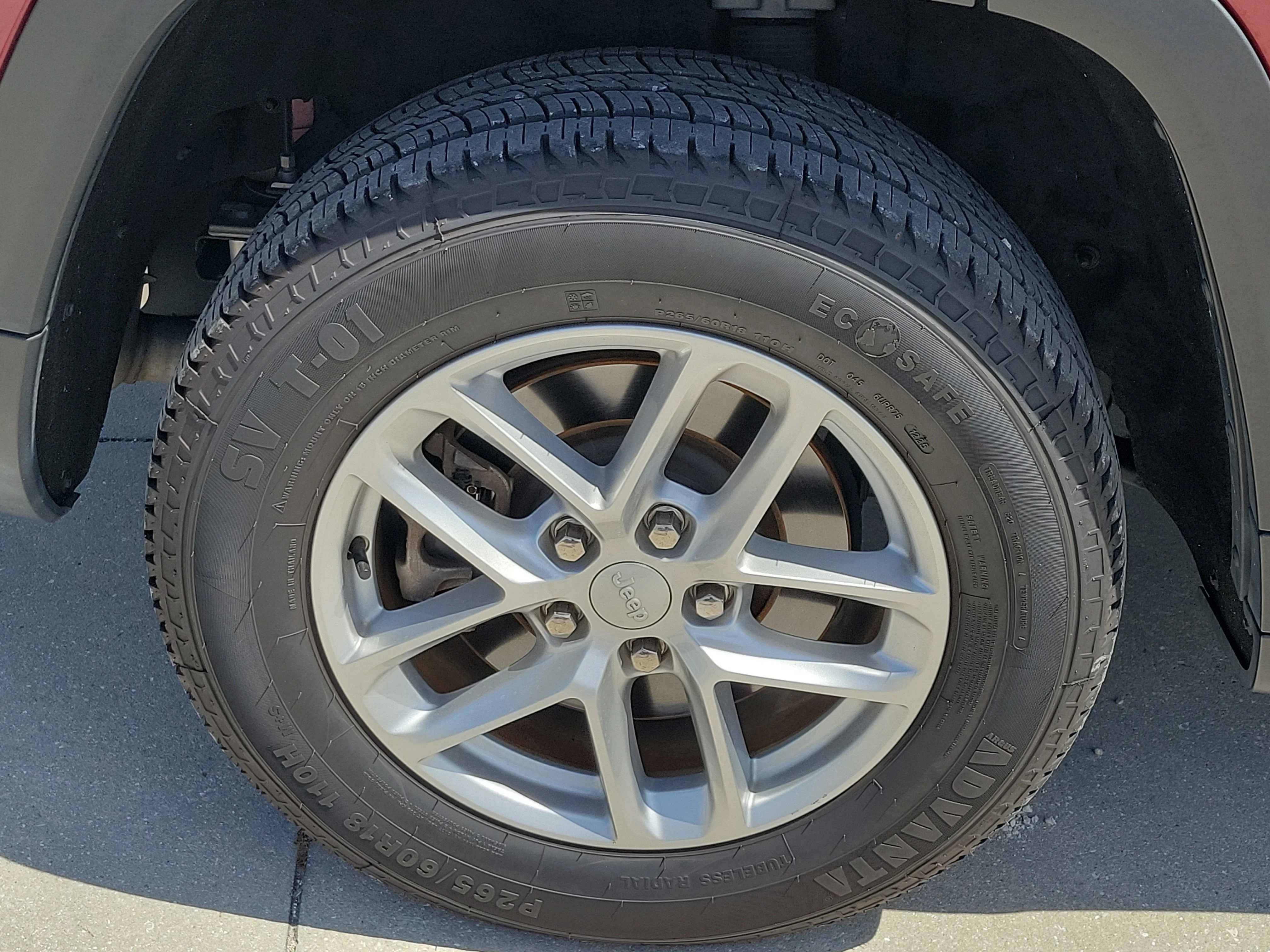 Used 2023 Velvet Red Pearlcoat Jeep Laredo image 10