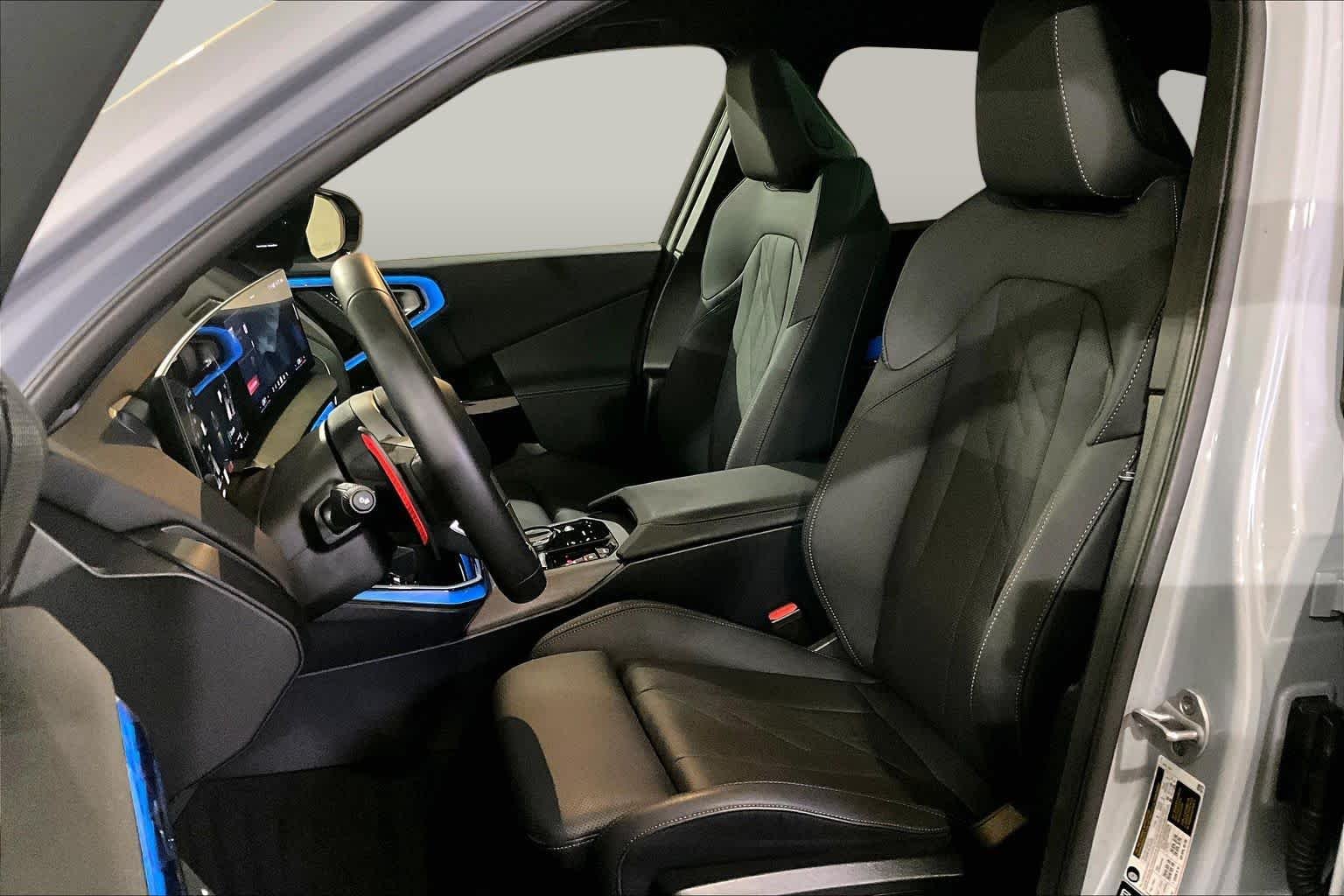 Certified Used 2026  BMW M50 xDrive image 8