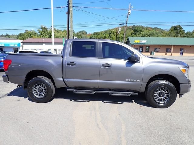 Used 2024 Gray Nissan SV image 9