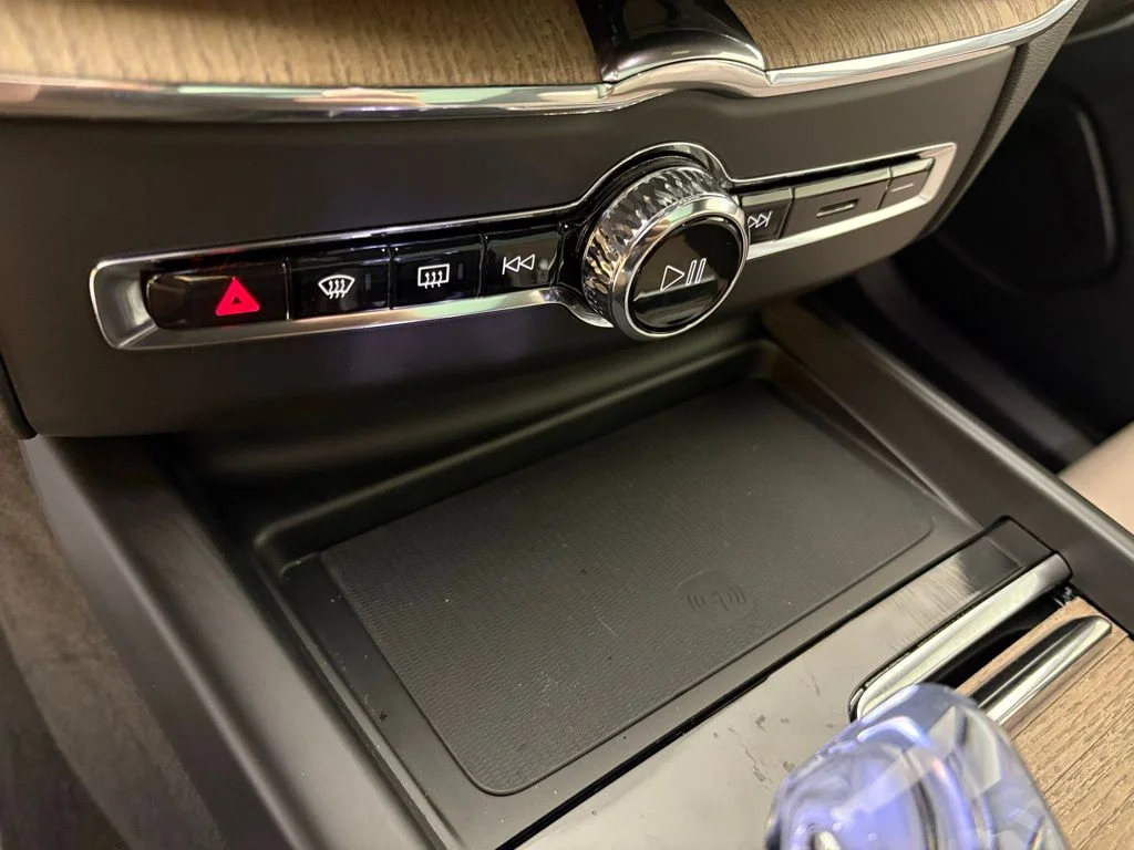 2026 Volvo XC60 Plus - Photo 32