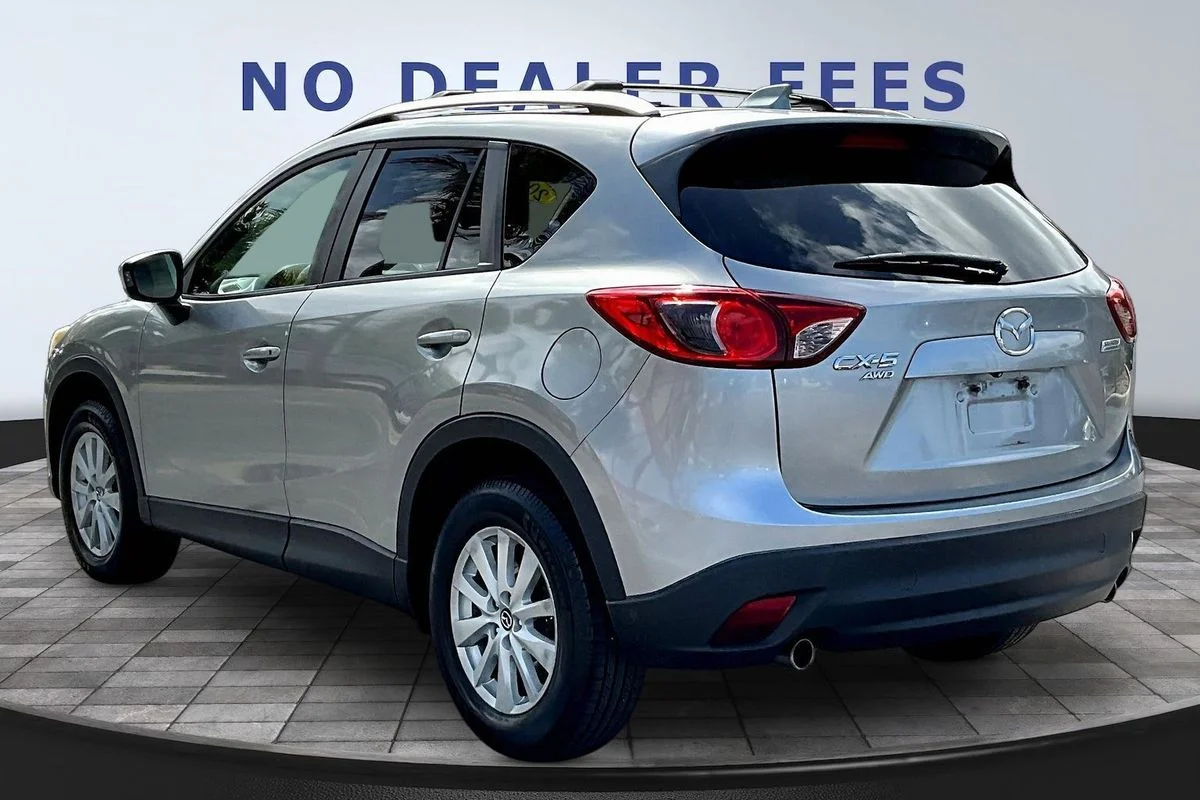 Used 2013  Mazda Touring image 4