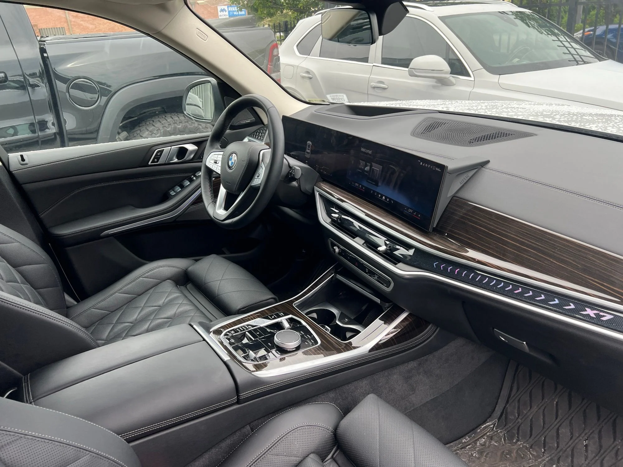 Used 2024 White BMW xDrive40i image 6