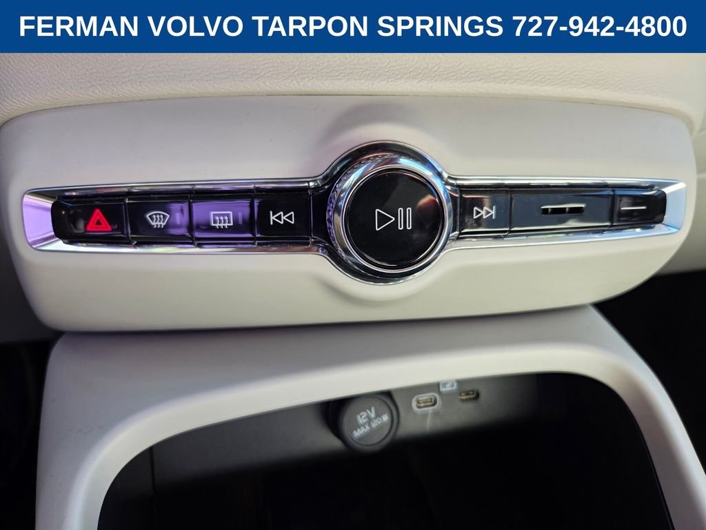 2026 Volvo XC40 Plus - Photo 27