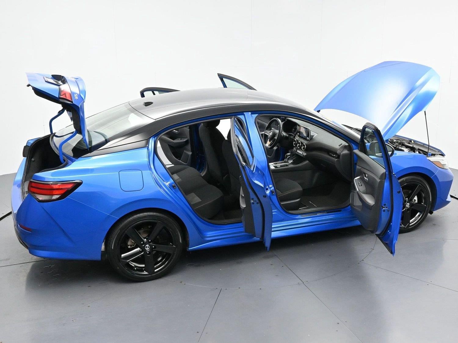 Used 2023 Electric Blue Metallic/Super Black Nissan SR image 32