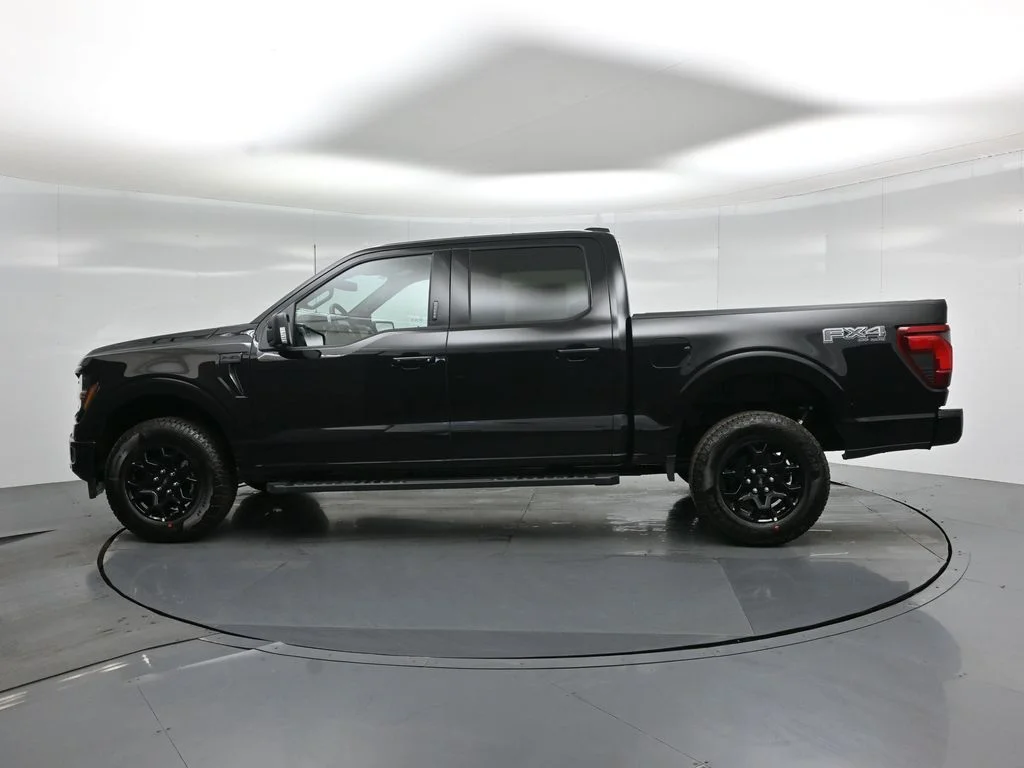 New 2026 Agate Black Metallic Ford XLT image 27