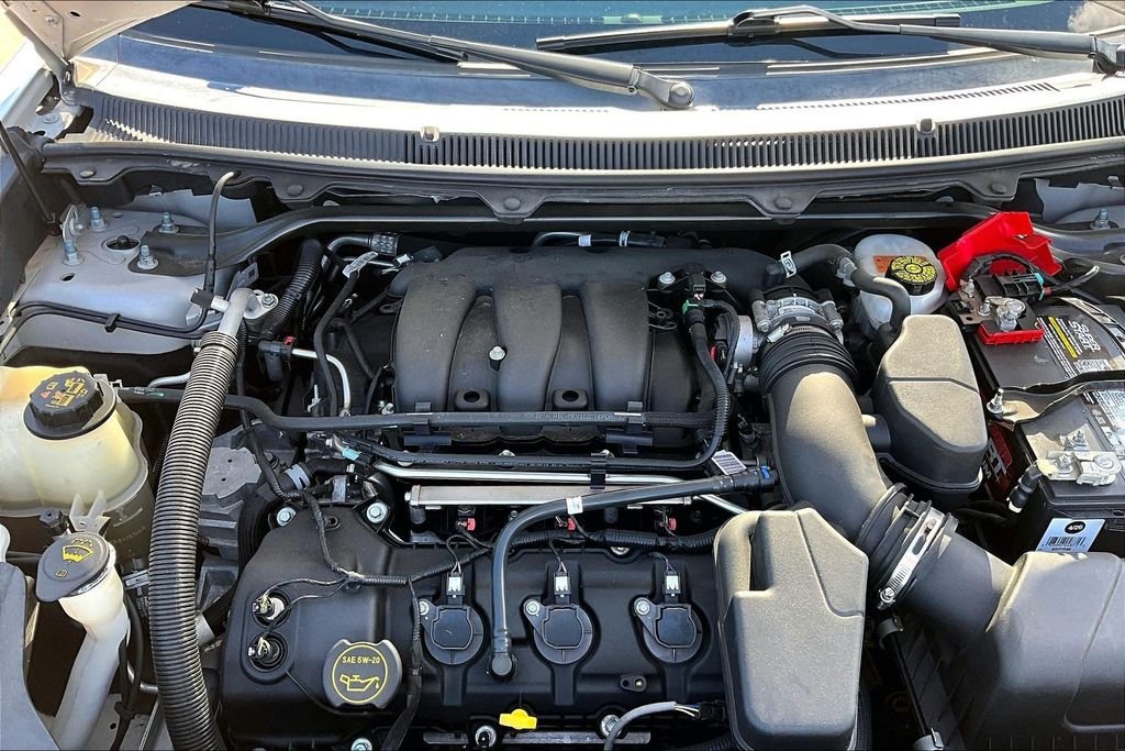 Used 2019 Silver Ford SEL image 9
