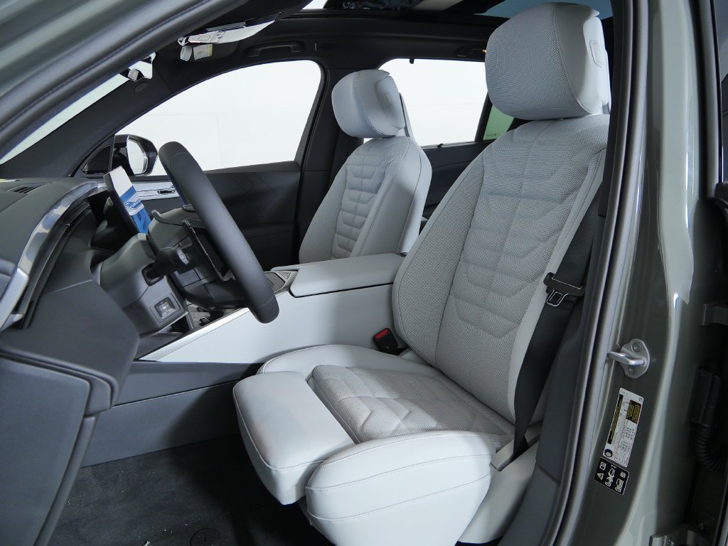 New 2027 Grey Pine Metallic BMW  image 31