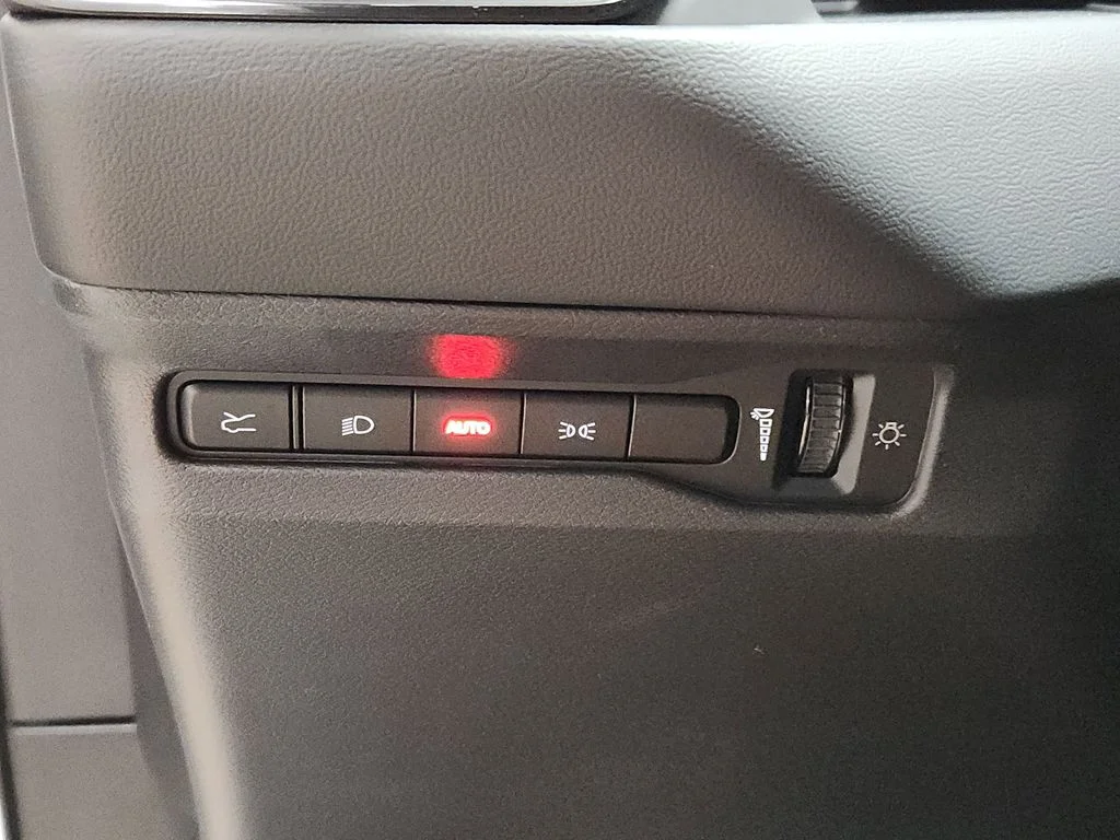 New 2026 White Knuckle Exterior Paint Dodge R/T Plus image 27