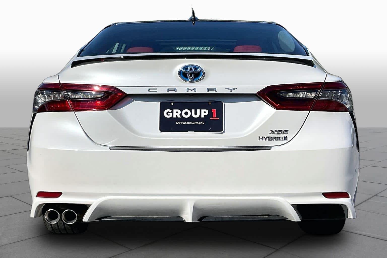 Used 2021 Wind Chill Pearl/Midnight Black Metallic Toyota Hybrid XSE image 4