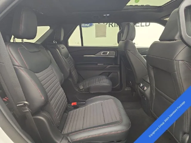 New 2026 Star White Metallic Tri-Coat Ford ST-Line image 13