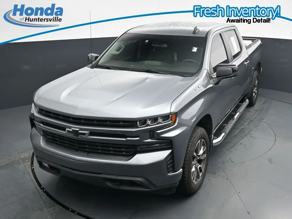 Used 2020 Steel Metallic Chevrolet RST image 19