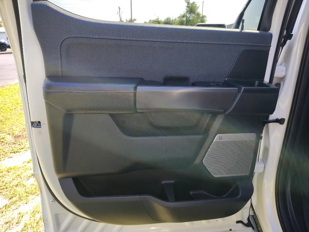 Used 2025 Star White Ford Lariat Crew Cab 4x4 image 16