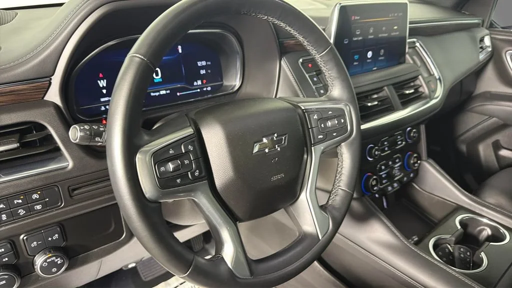 Used 2023 Black Chevrolet Z71 image 22