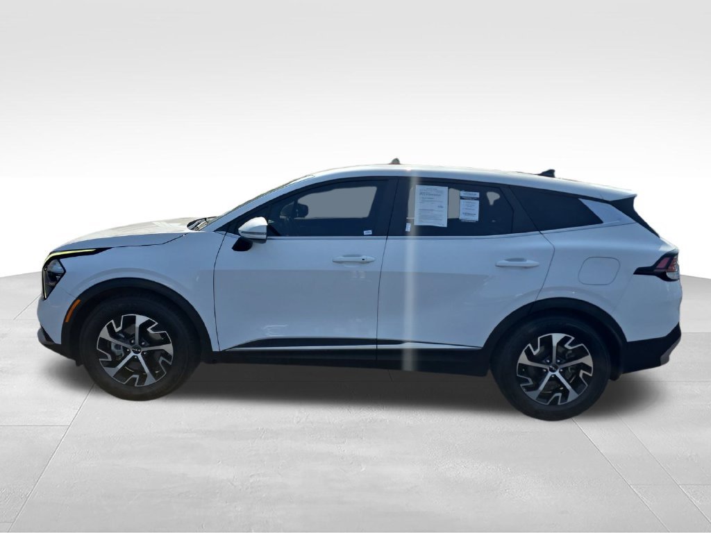 Used 2023 White Kia EX image 3