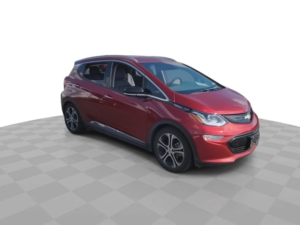 Certified Used 2017 Includes (TUS) Black grille. Chevrolet Premier image 2