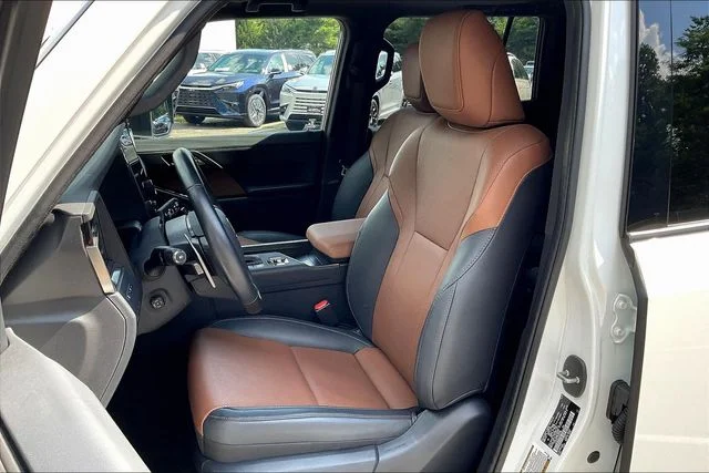 Used 2025 White Lexus 550 Premium+ image 7