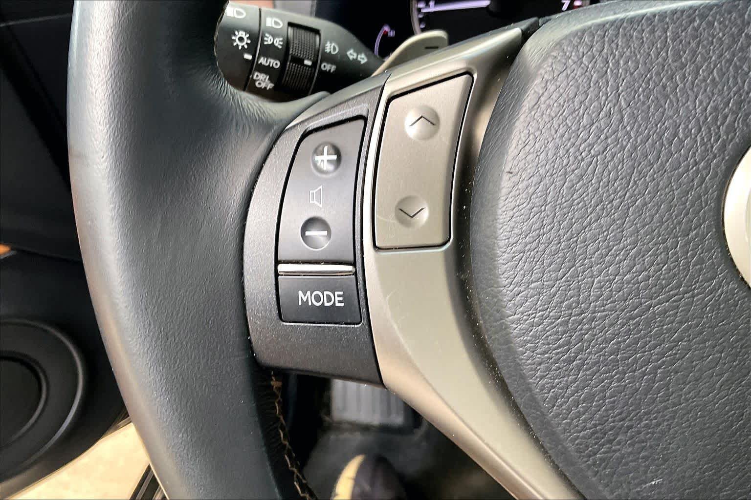 Used 2015 Obsidian Lexus  image 23