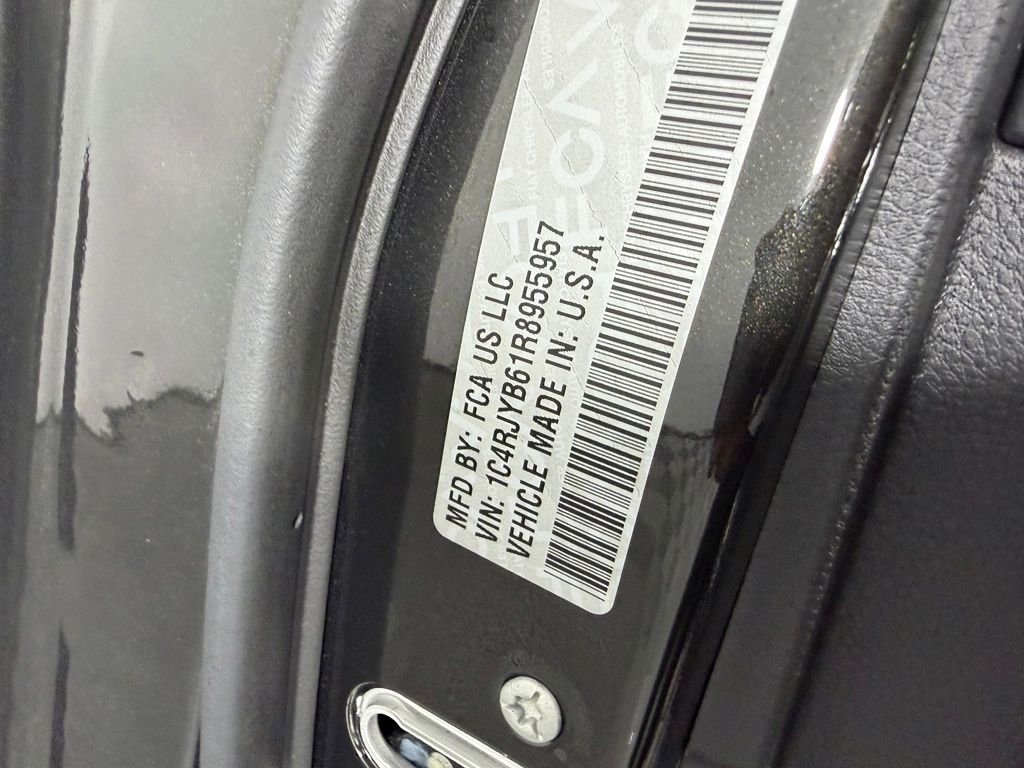 Used 2024 Pearlcoat Jeep Anniversary Edition 4xe image 32