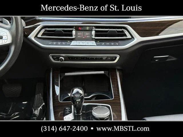 Used 2021 Black BMW xDrive40i image 16