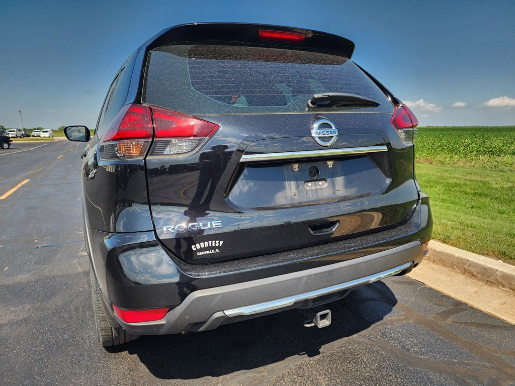 Used 2019 Magnetic Black Pearl Nissan SV image 3