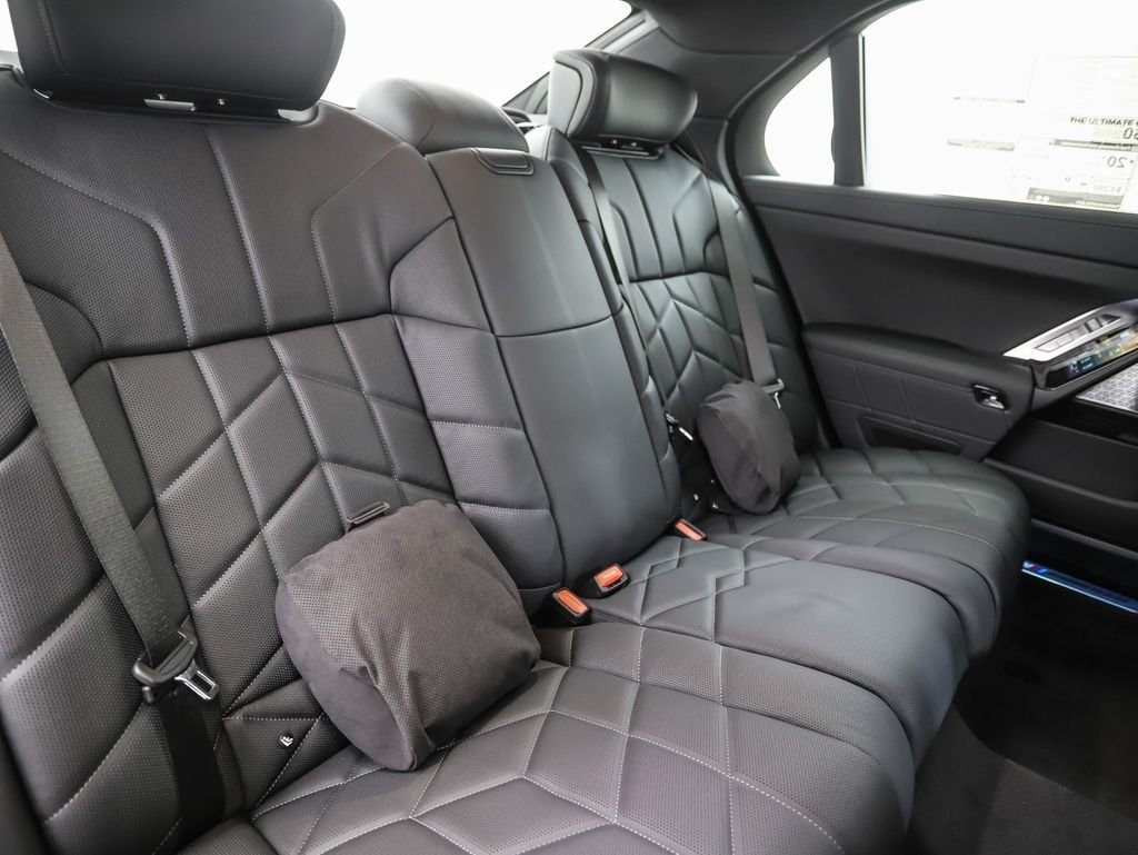 Used 2025 Gray Metallic BMW 760i xDrive image 29