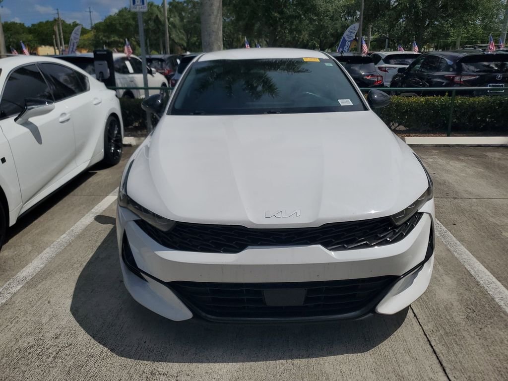 Used 2024 White Kia GT-Line image 2