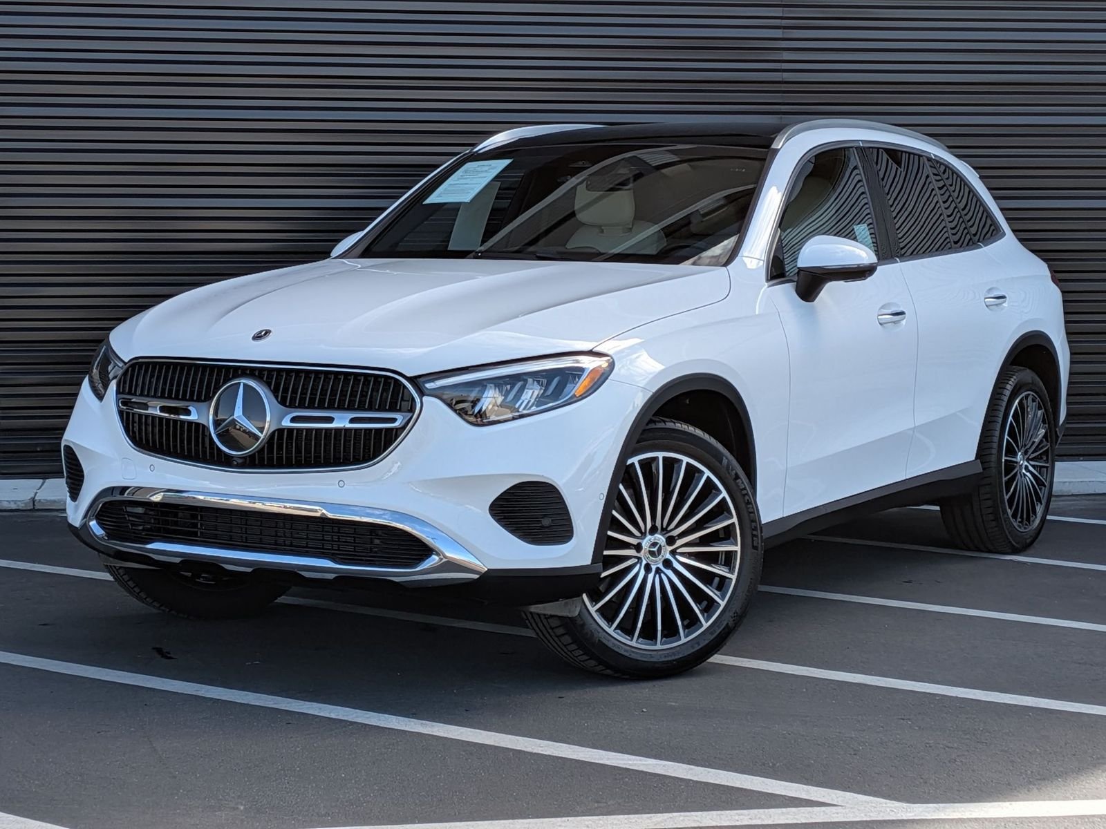 2025 Mercedes-Benz GLC Base