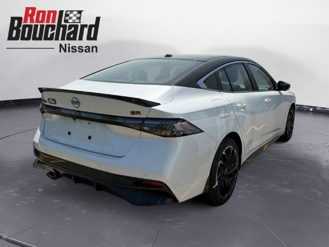2026 Nissan Sentra SR - Photo 2