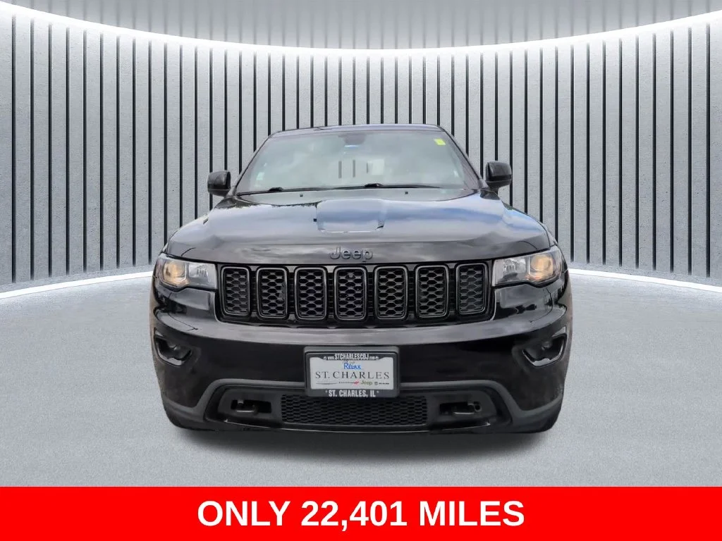 Used 2020 Black Jeep Laredo image 12