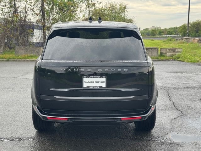 New 2026 Santorini Black Land Rover SE image 4