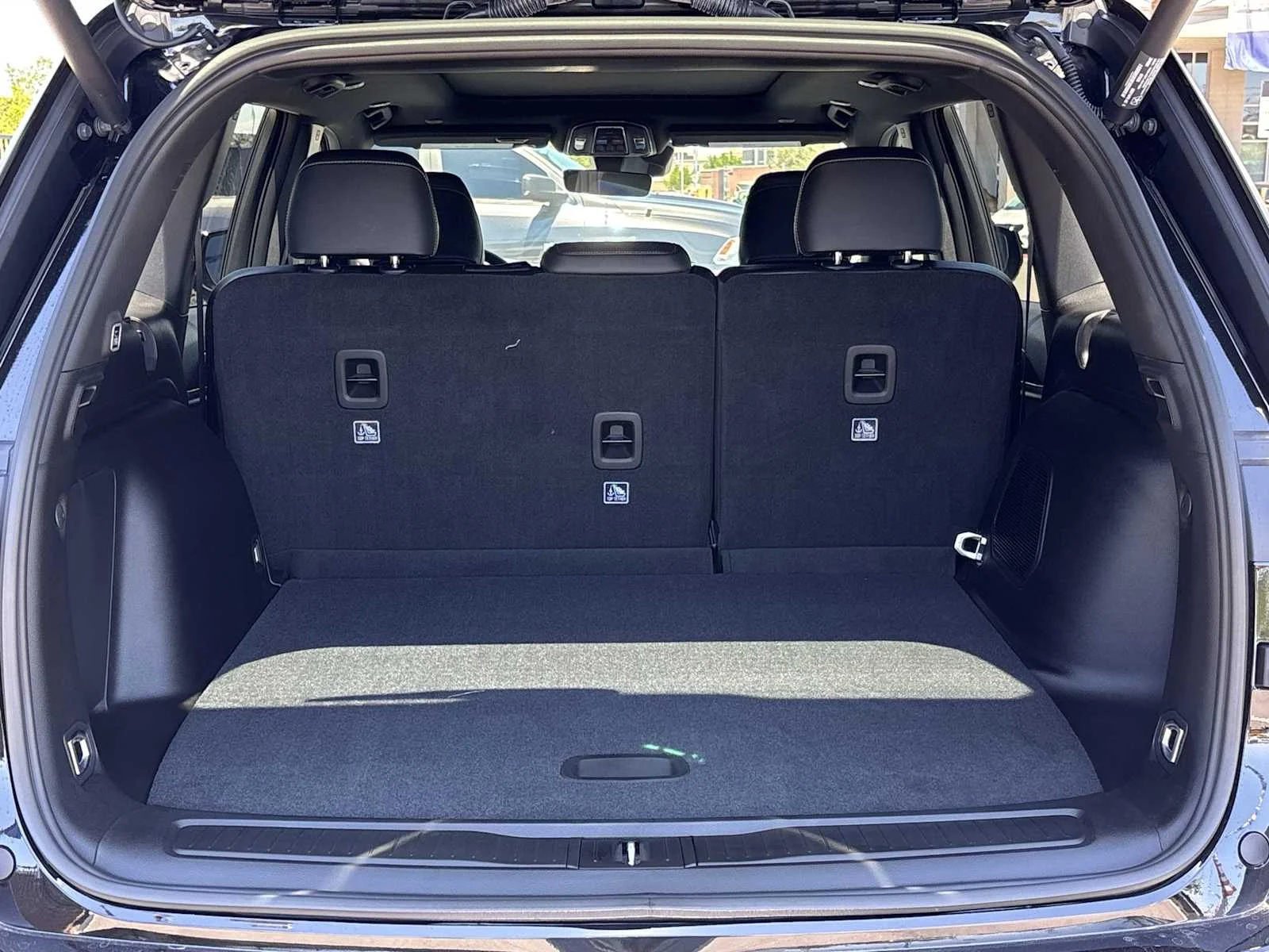 Used 2025 Diamond Black Crystal Pearlcoat Jeep  image 23