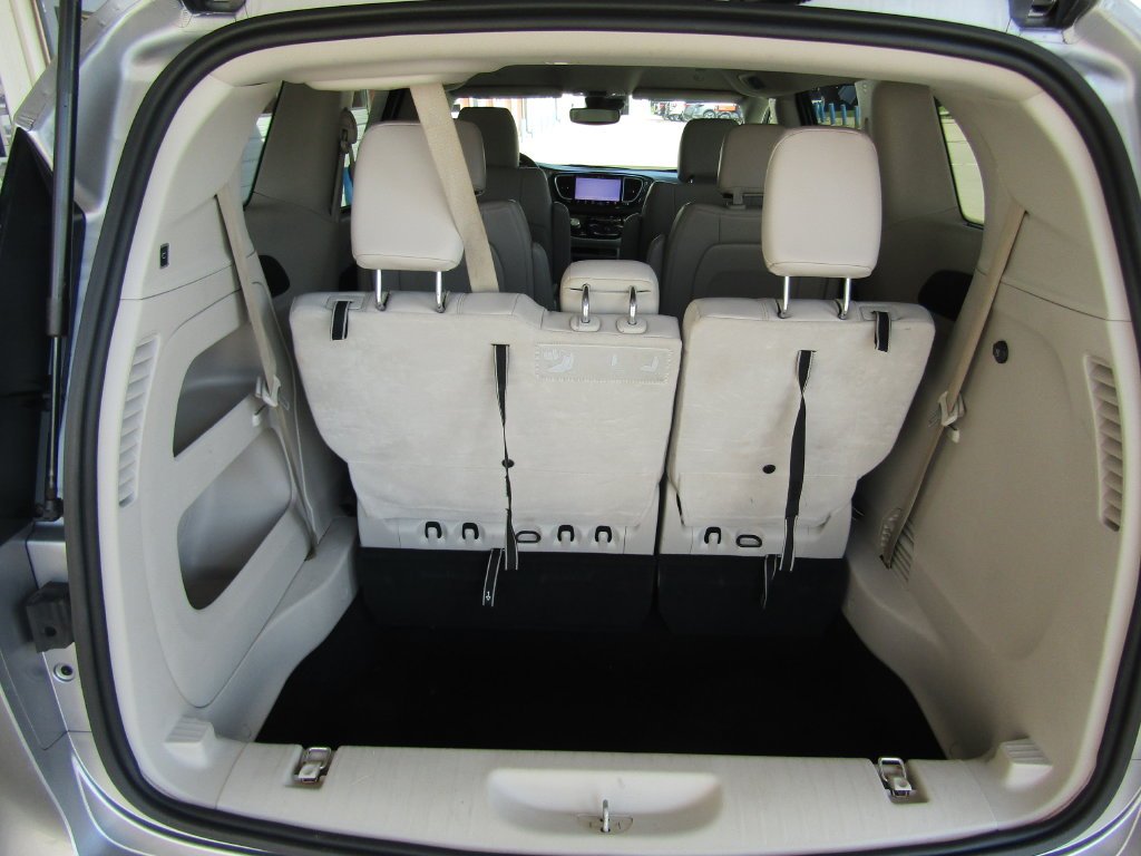 Used 2021 Silver Chrysler Touring L image 34