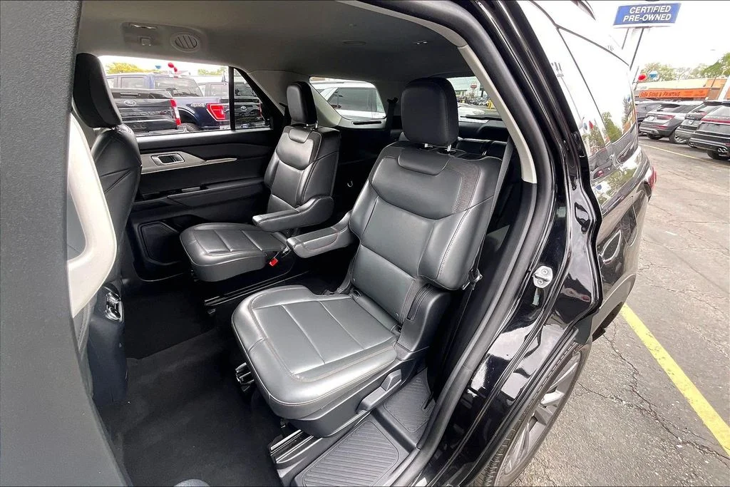 Used 2025 Black Metallic Ford Active image 23